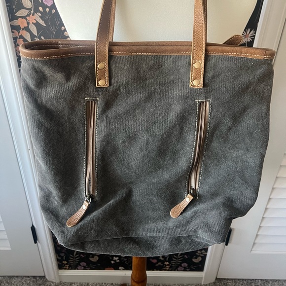 Myra Bag concealed carry bag - Picture 2 of 3